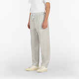 Posizione a 3/4 dei pantaloni in seersucker con coulisse in colore grigio