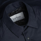 collar and MONOBI label details of COMPACT SHIRT / BLUE NAVY