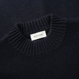 collar detail of PURE CASHMERE MOCK NECK SWEATER 7G / BELUGA