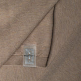 Dettaglio etichetta NFC della parte anteriore del maglione COTTON CASHMERE WHOLEGARMENT 18G / CAMEL