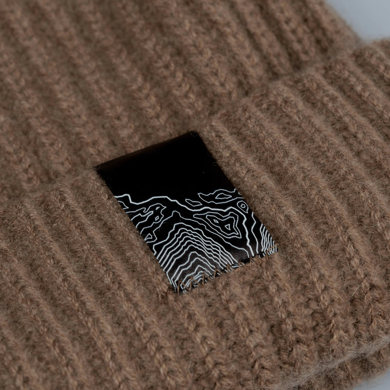 retro dell'etichetta NFC dettaglio di PURE CASHMERE BEANIE / SESAME