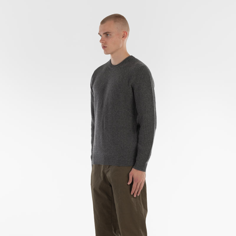 3/4 posizione del ponticello PURE CASHMERE FISHERMAN RIB 5G / GRANIT