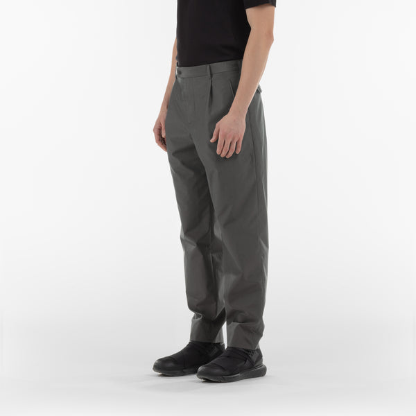 3/4 di posizione dei pantaloni BIO COTTON / GRIGIO FUMO