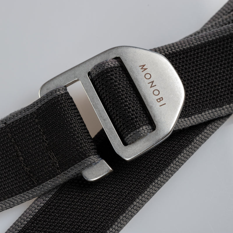 dettaglio della fibbia di HONEYCOMB BELT 14G / NERO