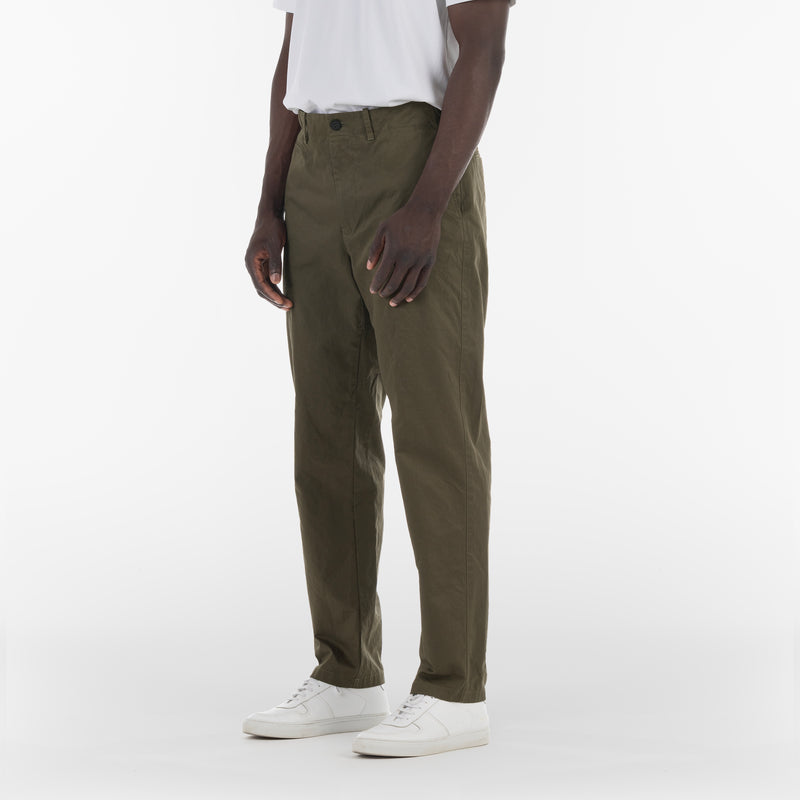 3/4 posizione di BIO GABARDINE ORIGIN CHINO / VERDE MILITARE