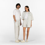 due modelle indossano tutti i capi della Seersucker Capsule Collection in colore grigio