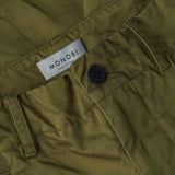 closure and MONOBI label details of BIO GABARDINE CHINO / VERDE RANA