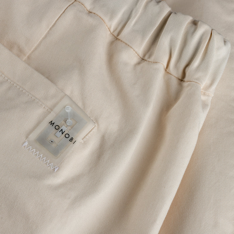 NFC tag detail of BIO GABARDINE SHORTS / NATURALE