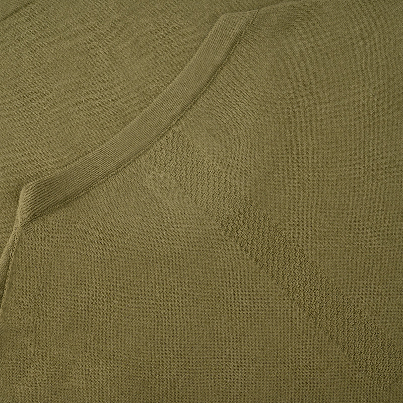 back of the collar detail of ORIGAMI TEE / VERDE SALVIA