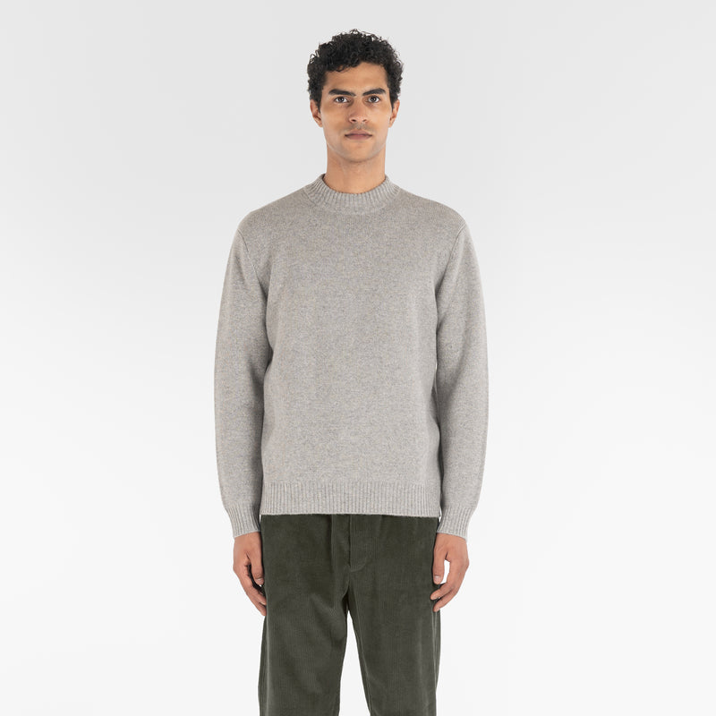 front of PURE CASHMERE MOCK NECK SWEATER 7G / MELANGE GREY