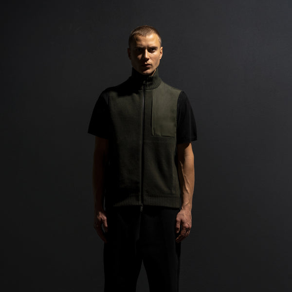 HYBRID KNIT VEST / MILITARY GREEN